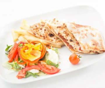 Sucuklu Kaşarlı Gözleme